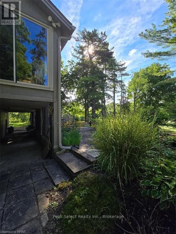 1511 Gainsborough Road, Middlesex Centre, Ontario  N6H 5L2 - Photo 37 - X10781425