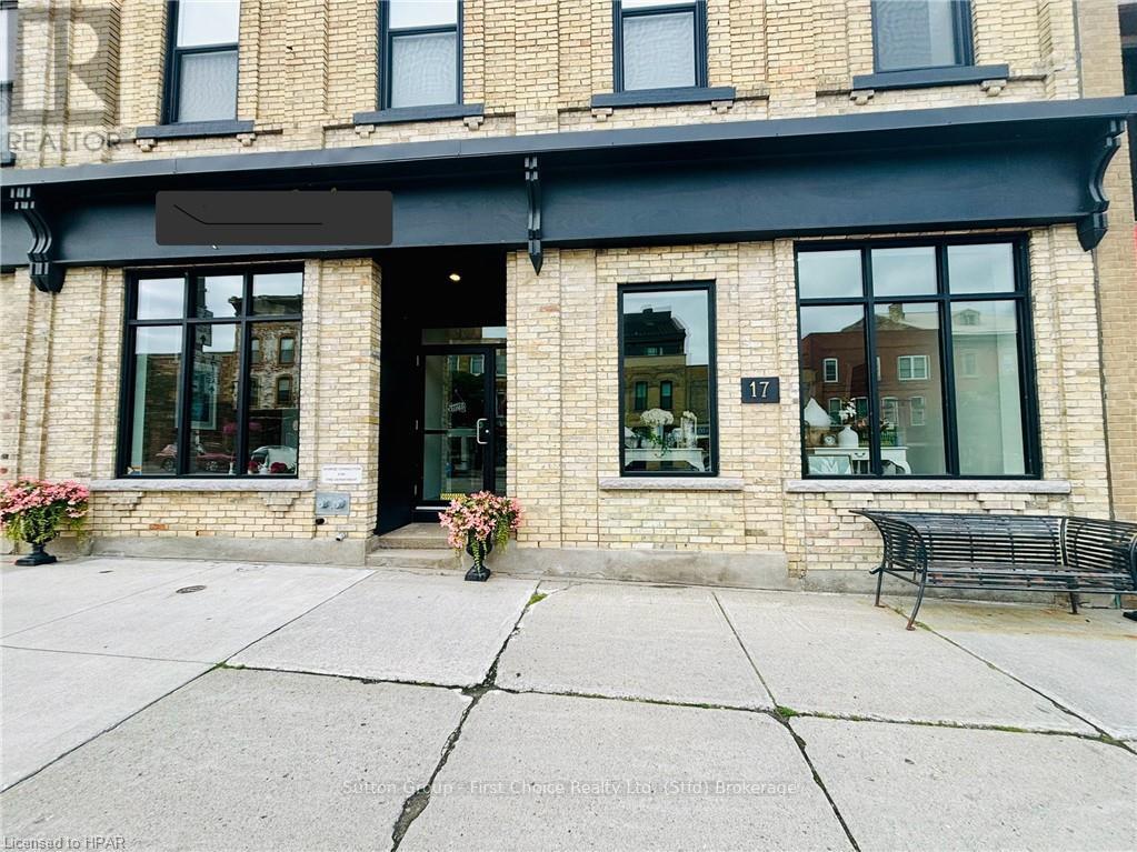 17 Ontario Street, Stratford, Ontario  N5A 3G7 - Photo 2 - X10781595