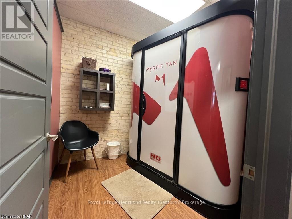 11 Main Street, Huron East (Seaforth), Ontario  N0K 1W0 - Photo 10 - X10781956