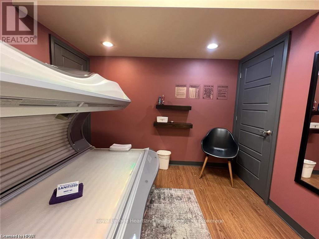 11 Main Street, Huron East (Seaforth), Ontario  N0K 1W0 - Photo 6 - X10781956