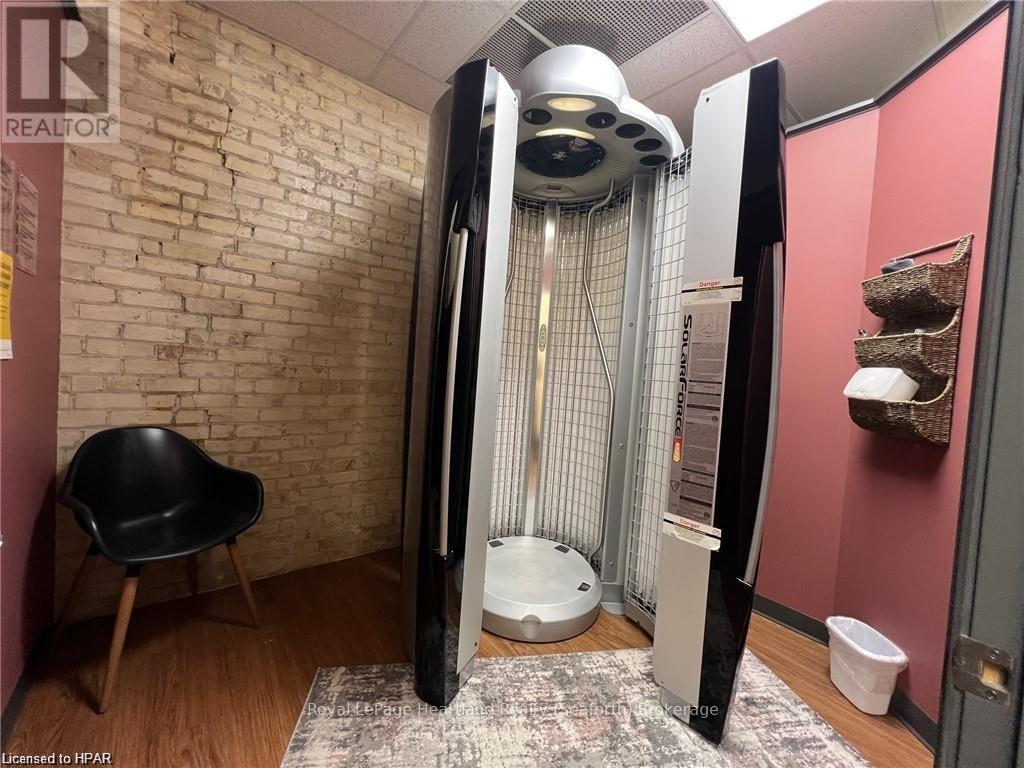 11 Main Street, Huron East (Seaforth), Ontario  N0K 1W0 - Photo 8 - X10781956