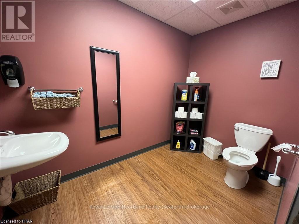 11 Main Street, Huron East (Seaforth), Ontario  N0K 1W0 - Photo 9 - X10781956