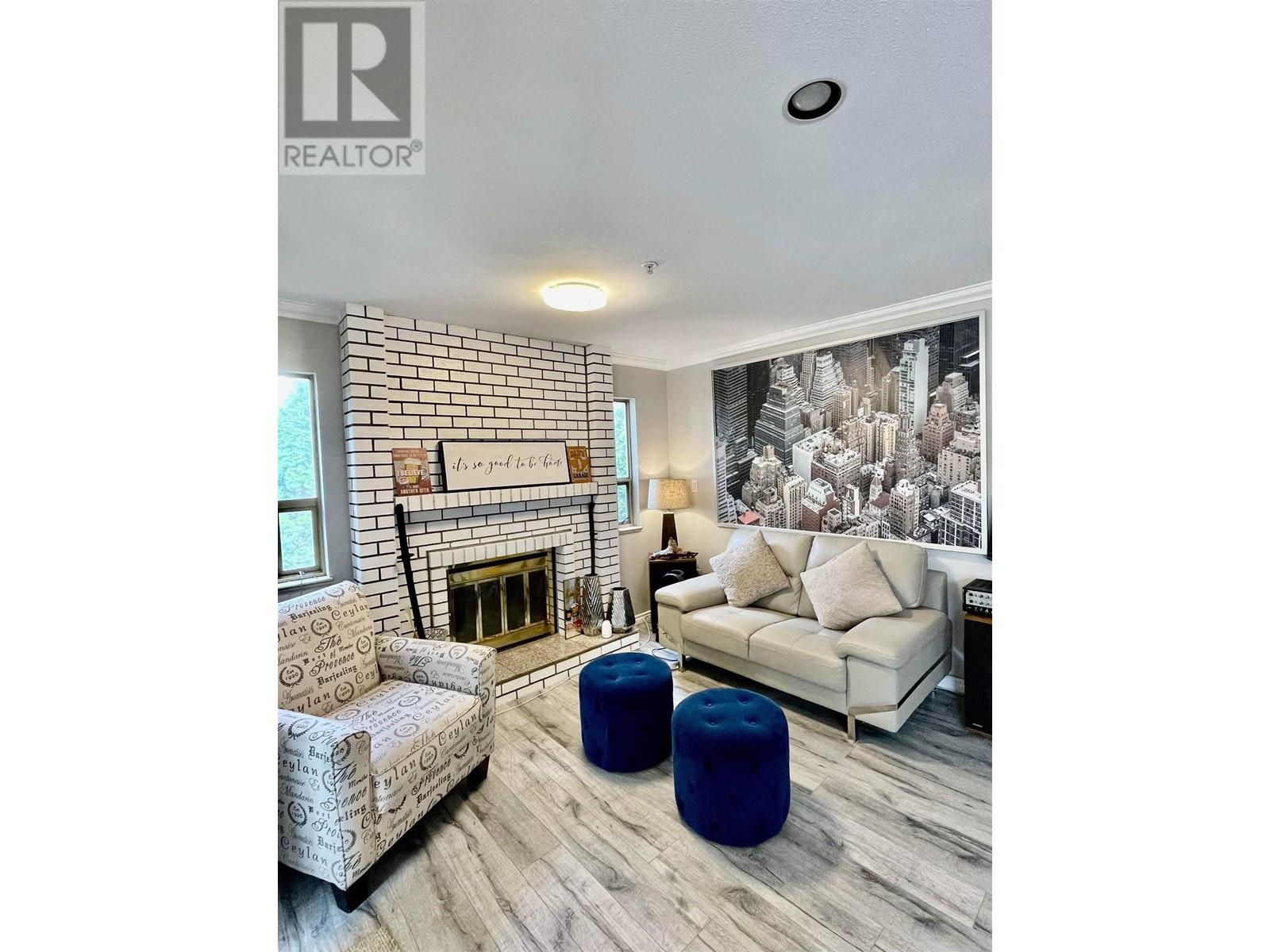 Property at 3022 VANNESS AVENUE image 5