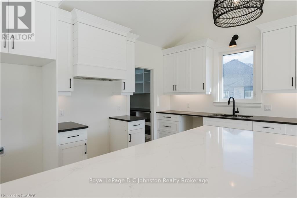 546 Algonquin Trail, Georgian Bluffs, Ontario  N0H 1S0 - Photo 12 - X11822742