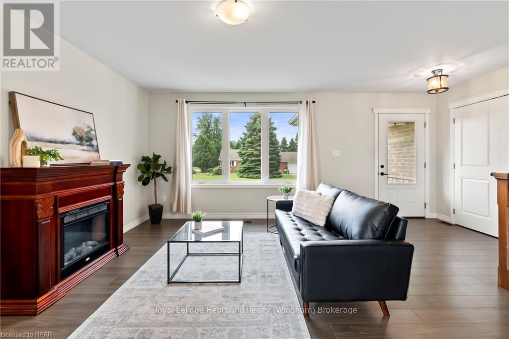 39 Minto Street S, Minto, Ontario  N0G 1M0 - Photo 10 - X11823070