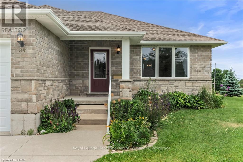 39 Minto Street S, Minto, Ontario  N0G 1M0 - Photo 6 - X11823070