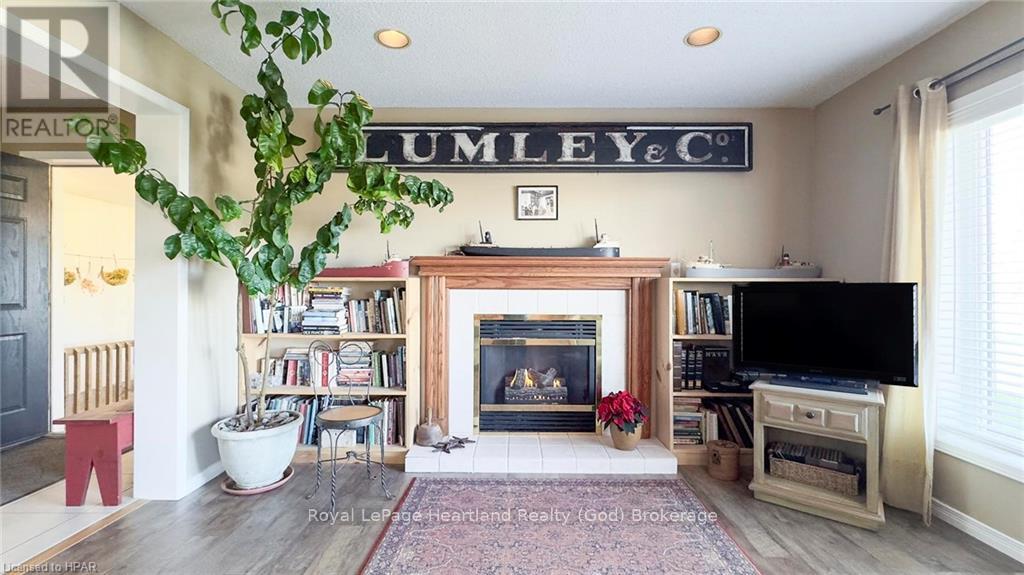 157 William Street N, Central Huron, Ontario  N0M 1L0 - Photo 10 - X11823073