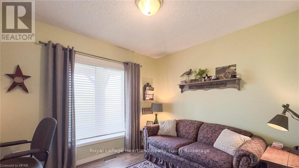 157 William Street N, Central Huron, Ontario  N0M 1L0 - Photo 29 - X11823073