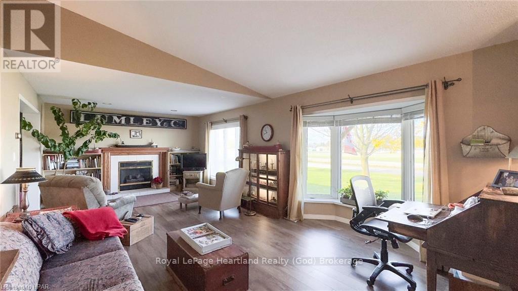 157 William Street N, Central Huron, Ontario  N0M 1L0 - Photo 6 - X11823073