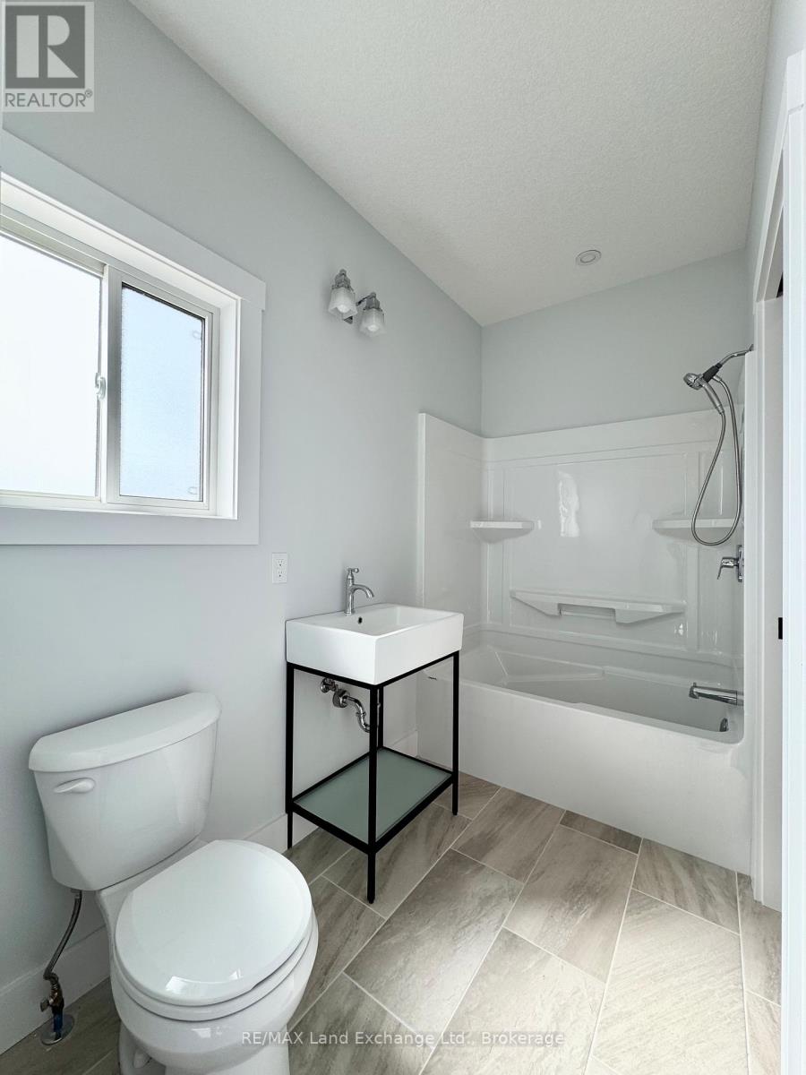 358 Ivings Drive, Saugeen Shores, Ontario  N0H 2C3 - Photo 5 - X11822776