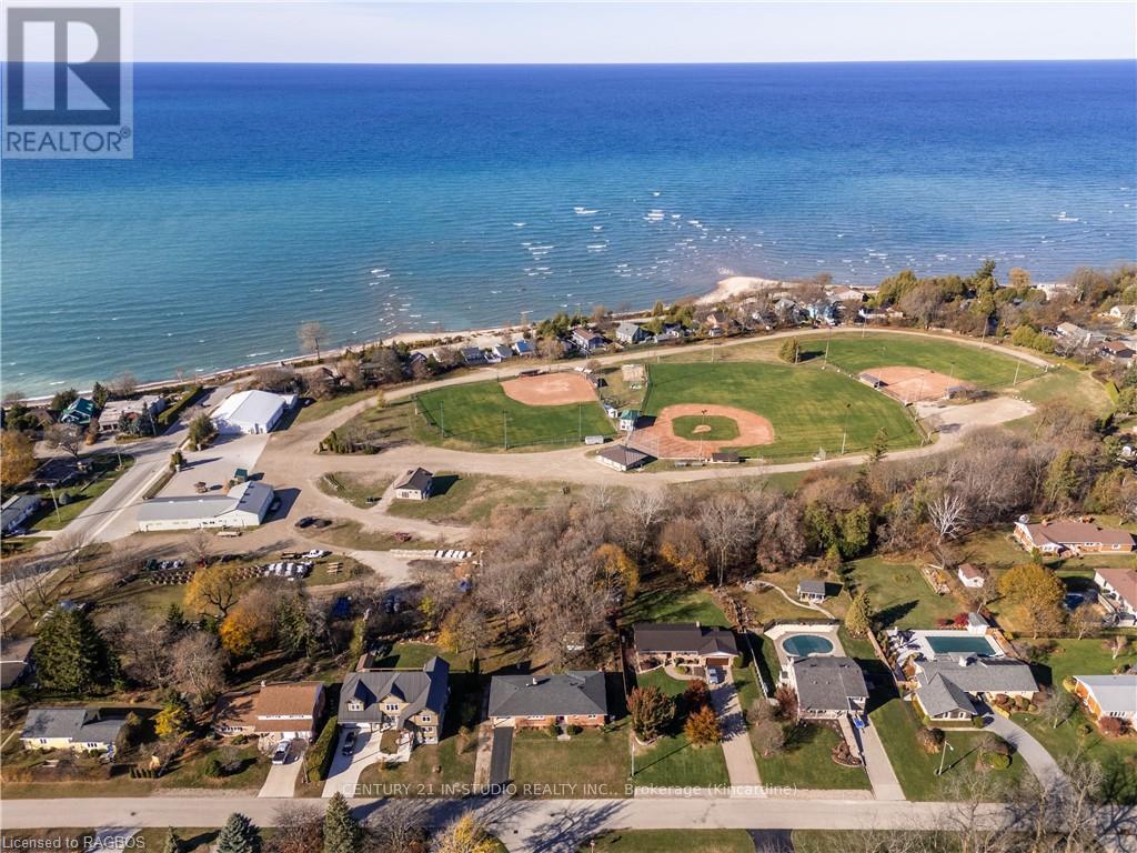 1020 West Street, Kincardine, Ontario  N2Z 1C8 - Photo 5 - X11822815