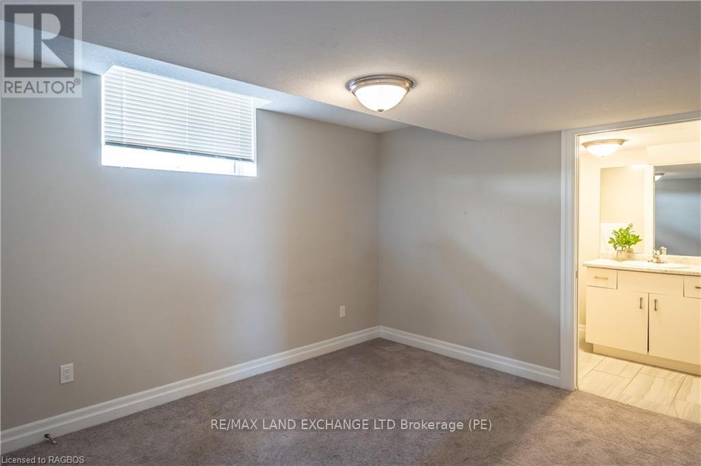 403 Normanton Street, Saugeen Shores, Ontario  N0H 2C2 - Photo 25 - X11822867