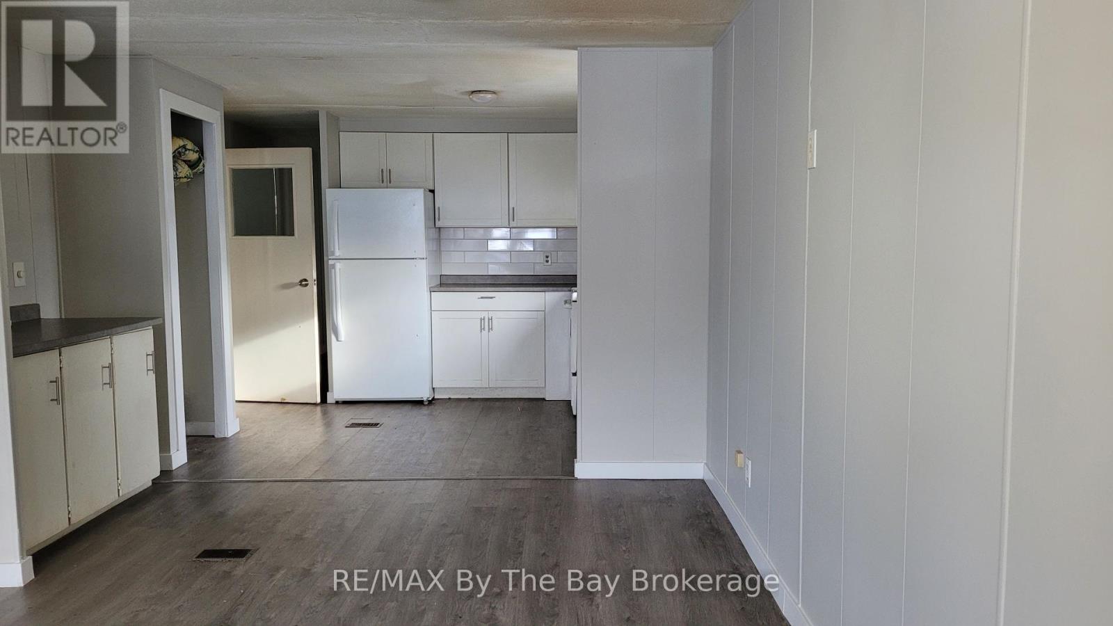 50 Georgian Glen Drive, Wasaga Beach, Ontario  L9Z 1K7 - Photo 17 - S11822777