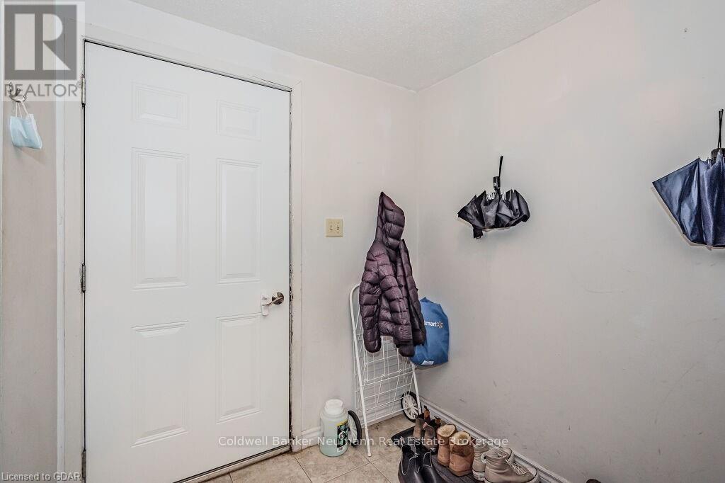 748 Scottsdale Dr Drive, Guelph, Ontario  N1G 3L3 - Photo 3 - X11822673