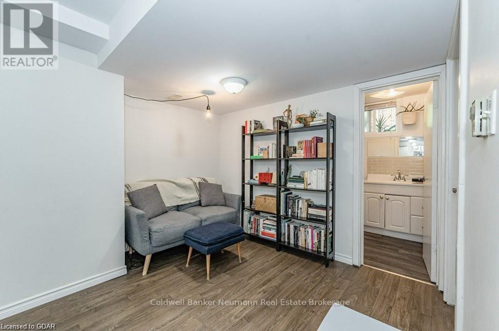 75 Cedar Street, Guelph (Old University), Ontario  N1G 1C4 - Photo 4 - X11822704