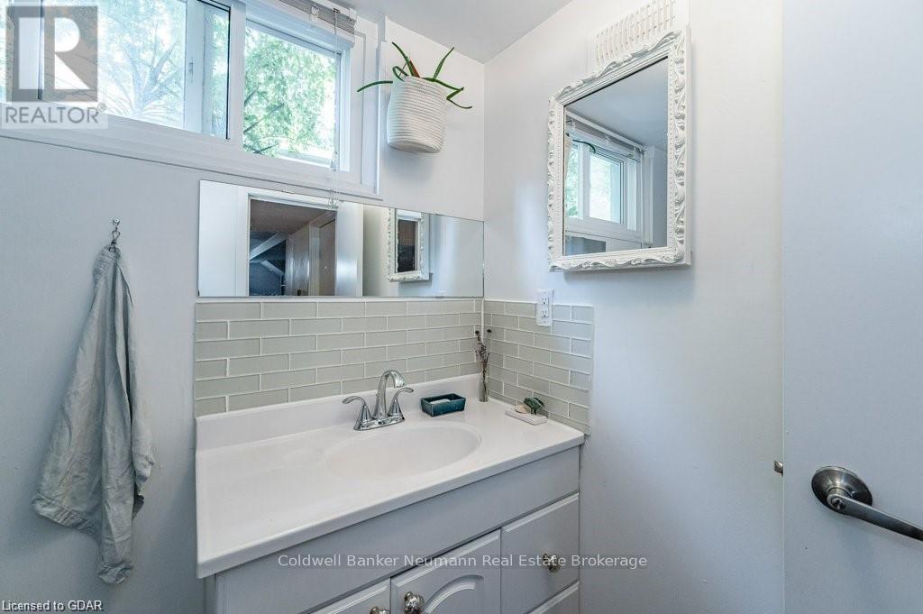 75 Cedar Street, Guelph (Old University), Ontario  N1G 1C4 - Photo 8 - X11822704