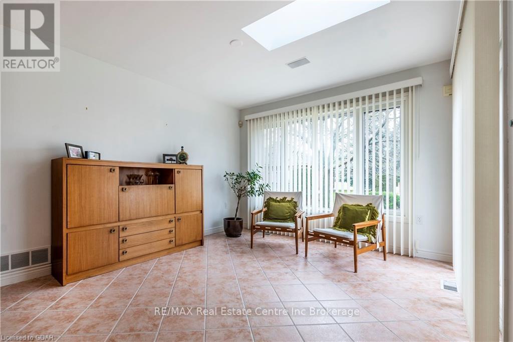 82 White Pine Way, Guelph, Ontario  N1G 4X7 - Photo 16 - X11822705