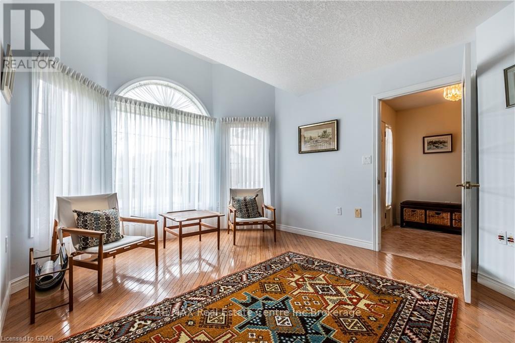 82 White Pine Way, Guelph, Ontario  N1G 4X7 - Photo 9 - X11822705