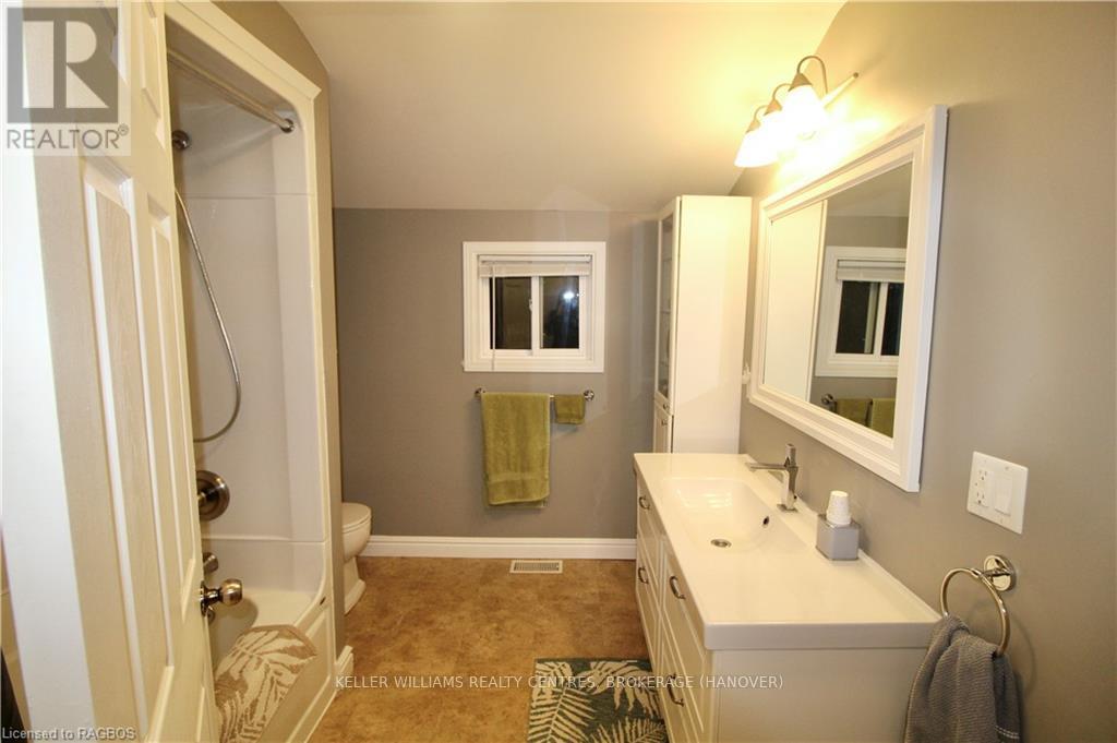 401838 Grey County Rd 4, West Grey, Ontario  N4N 3B8 - Photo 19 - X11822723