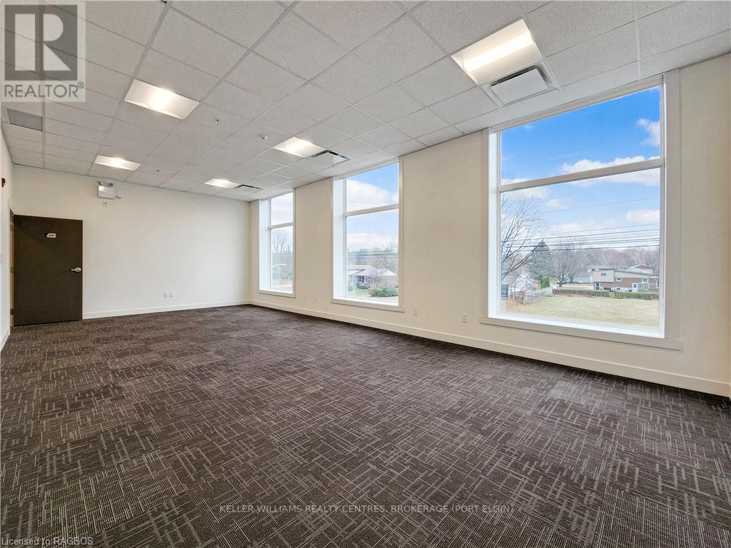 215 - 1020 Goderich Street, Saugeen Shores, Ontario  N0H 2C3 - Photo 5 - X11822972