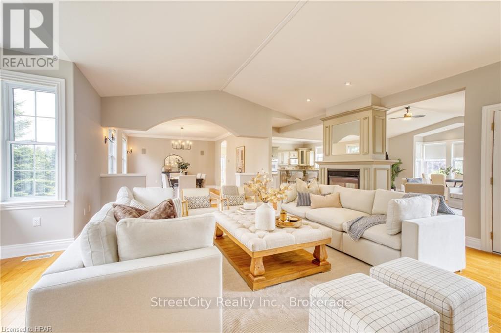 13 Harbour Court, Bluewater, Ontario  N0M 1G0 - Photo 11 - X11822983