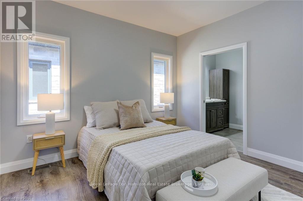 276 Queen Street S, North Perth, Ontario  N0G 1B0 - Photo 17 - X11822992