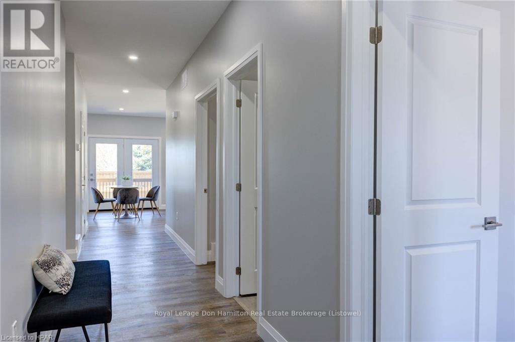 276 Queen Street S, North Perth, Ontario  N0G 1B0 - Photo 2 - X11822992