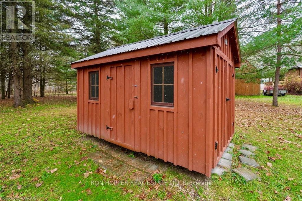 950 16th Street W, Georgian Bluffs, Ontario  N4K 6V5 - Photo 6 - X11823080