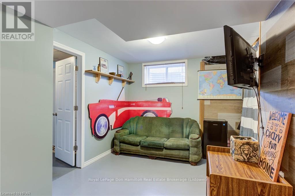 793 Lavery Street, North Perth, Ontario  N4W 3T4 - Photo 25 - X11823086