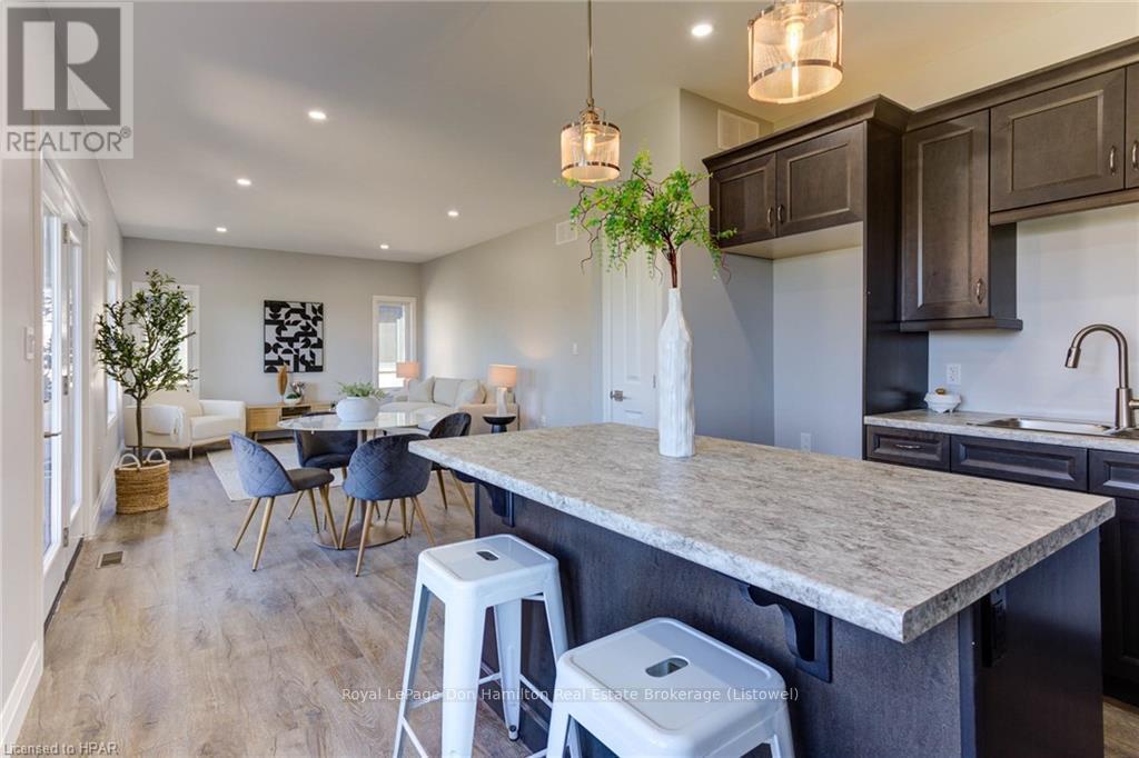 274 Queen Street S, North Perth, Ontario  N0G 1B0 - Photo 16 - X11823092