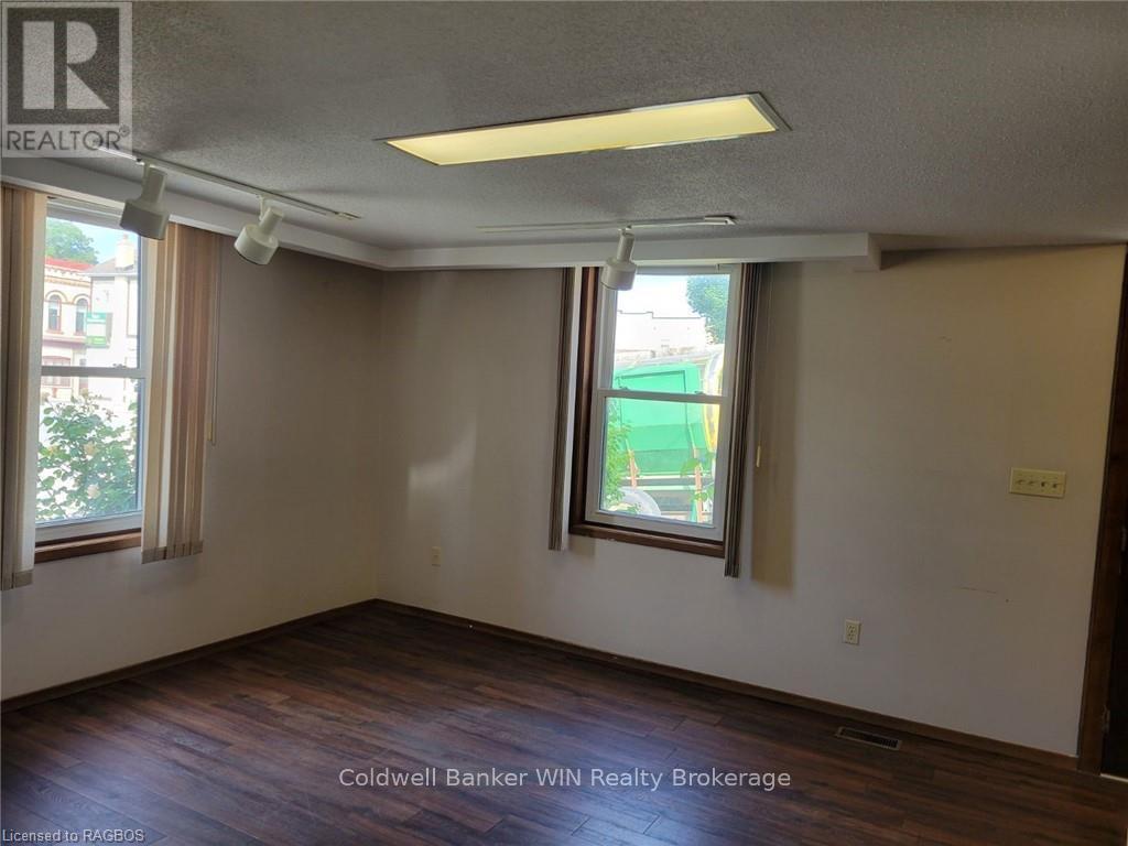 120 King Street E, Wellington North, Ontario  N0G 2L2 - Photo 15 - X11823100