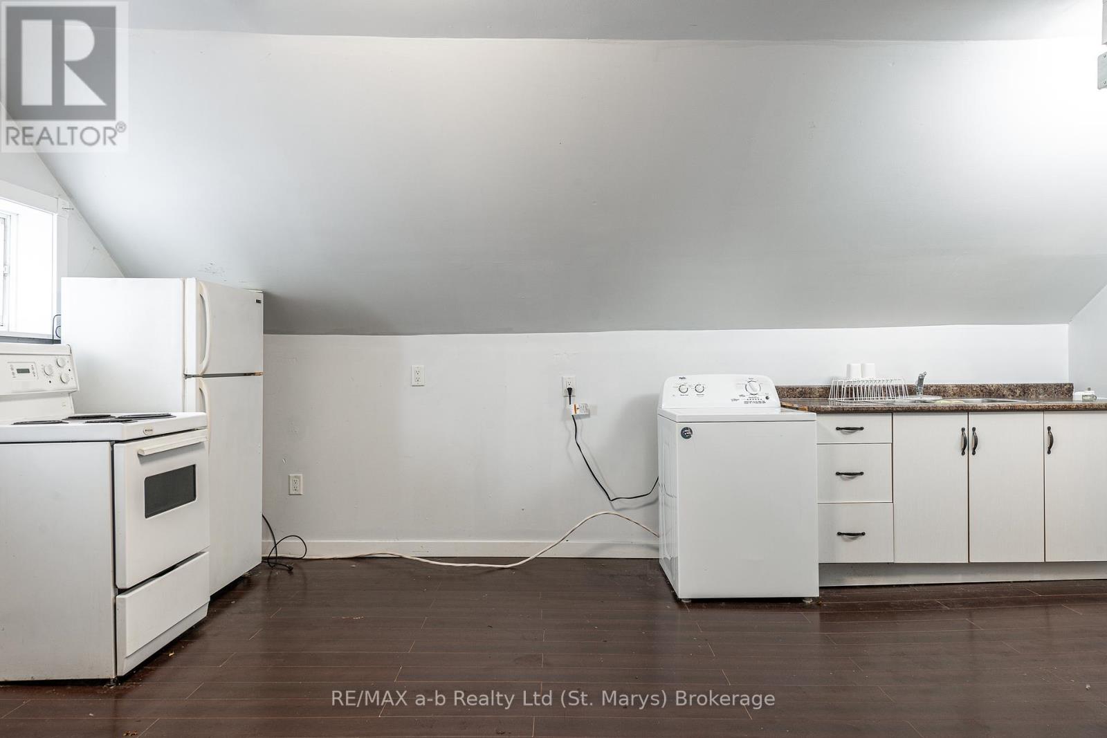 21 Waterloo Street S, St. Marys, Ontario  N4X 1A4 - Photo 10 - X11823102