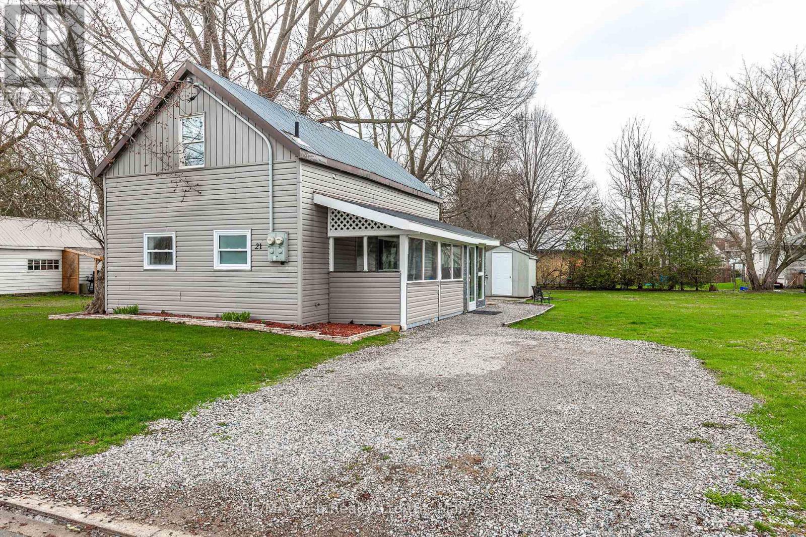 21 Waterloo Street S, St. Marys, Ontario  N4X 1A4 - Photo 3 - X11823102