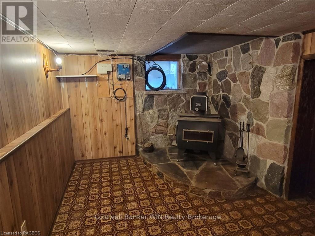 120 King Street E, Wellington North, Ontario  N0G 2L2 - Photo 10 - X11823106