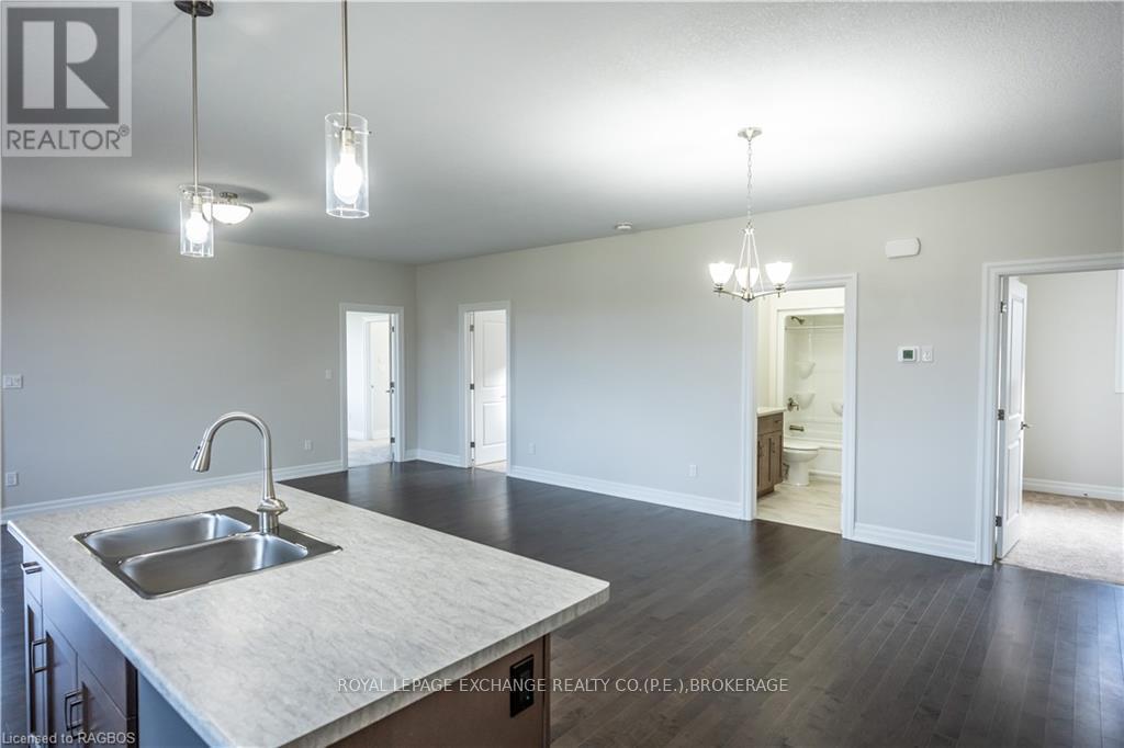 376 Hawthorne Street, Saugeen Shores, Ontario  N0H 2C3 - Photo 5 - X11823119