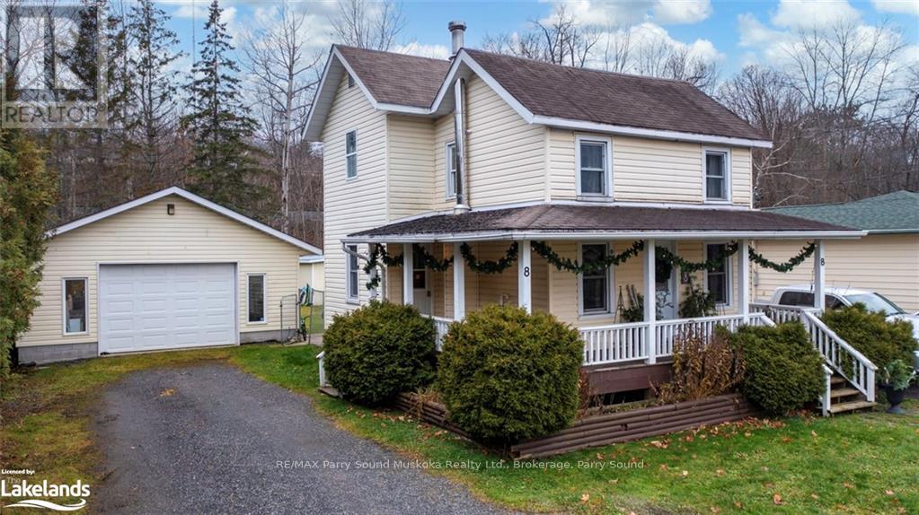 8 MEADOW STREET, Parry Sound, Ontario