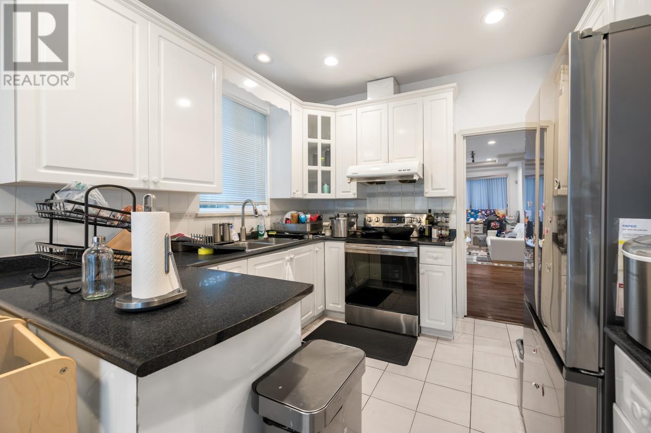 Listing Picture 12 of 32 : 591 E 17TH AVENUE, Vancouver / 溫哥華 - 魯藝地產 Yvonne Lu Group - MLS Medallion Club Member