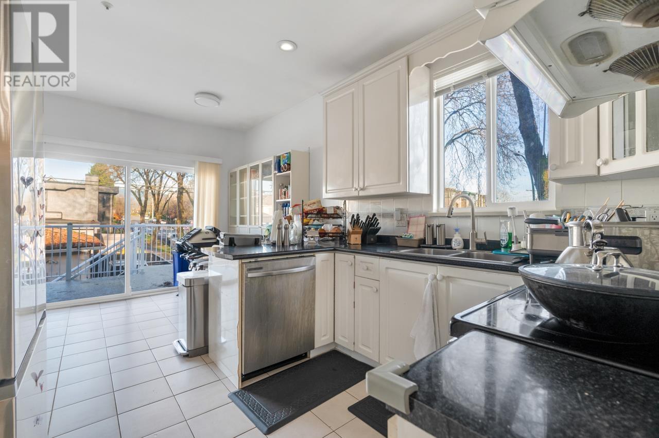 Listing Picture 19 of 32 : 591 E 17TH AVENUE, Vancouver / 溫哥華 - 魯藝地產 Yvonne Lu Group - MLS Medallion Club Member