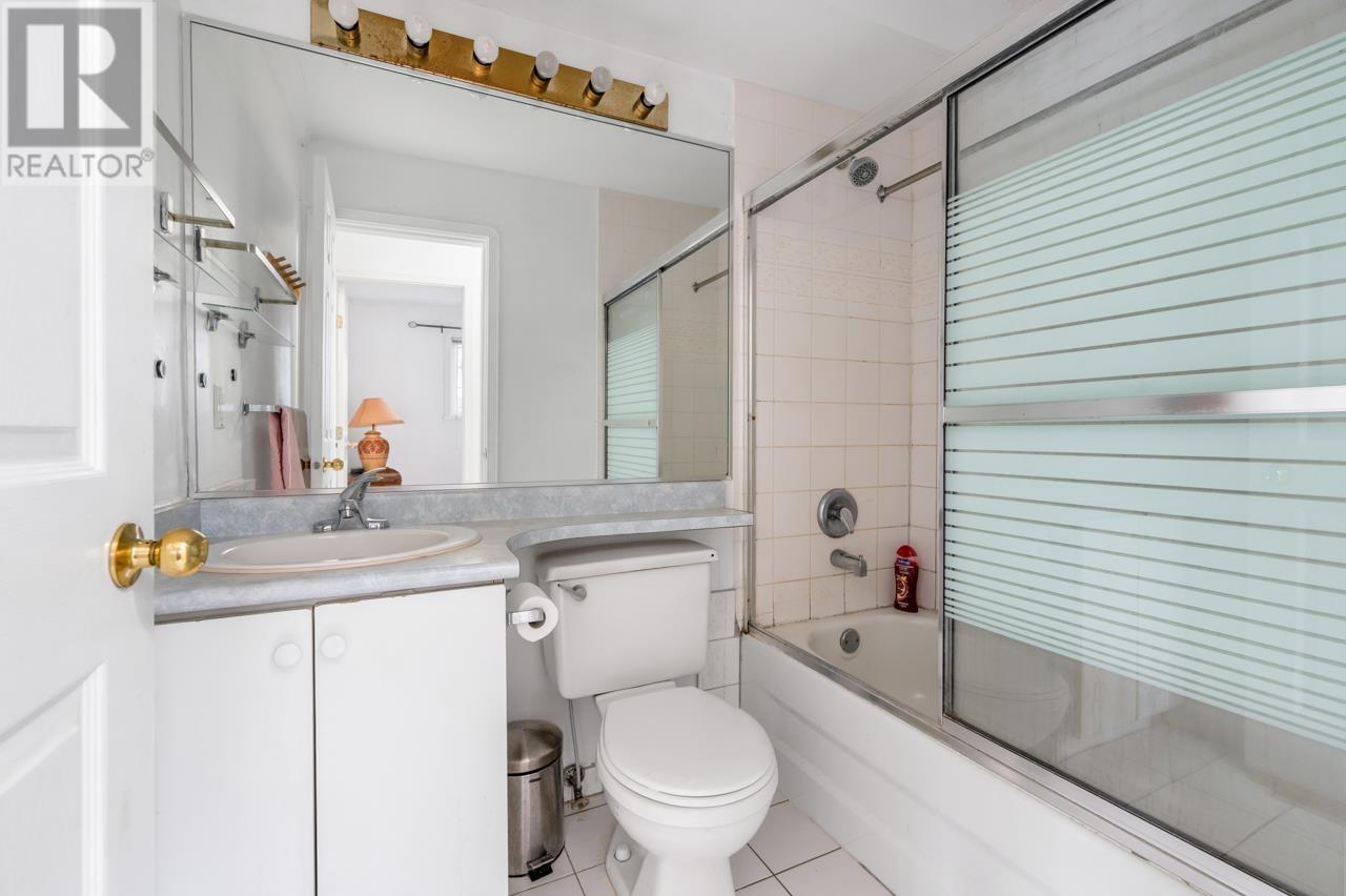 Listing Picture 7 of 32 : 591 E 17TH AVENUE, Vancouver / 溫哥華 - 魯藝地產 Yvonne Lu Group - MLS Medallion Club Member