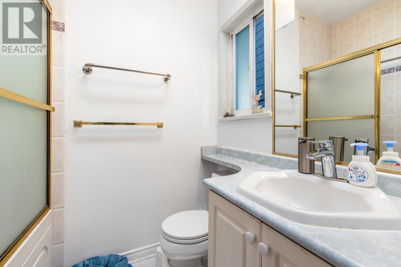 Listing Picture 17 of 32 : 591 E 17TH AVENUE, Vancouver / 溫哥華 - 魯藝地產 Yvonne Lu Group - MLS Medallion Club Member