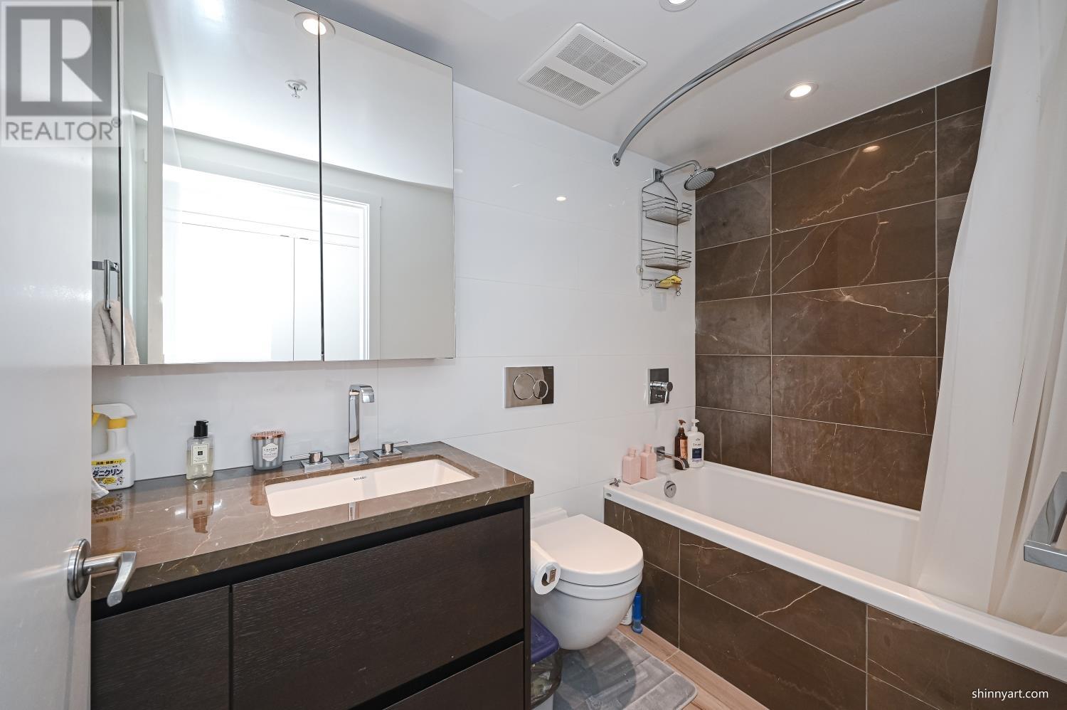 Listing Picture 18 of 34 : 1101 7228 ADERA STREET, Vancouver / 溫哥華 - 魯藝地產 Yvonne Lu Group - MLS Medallion Club Member