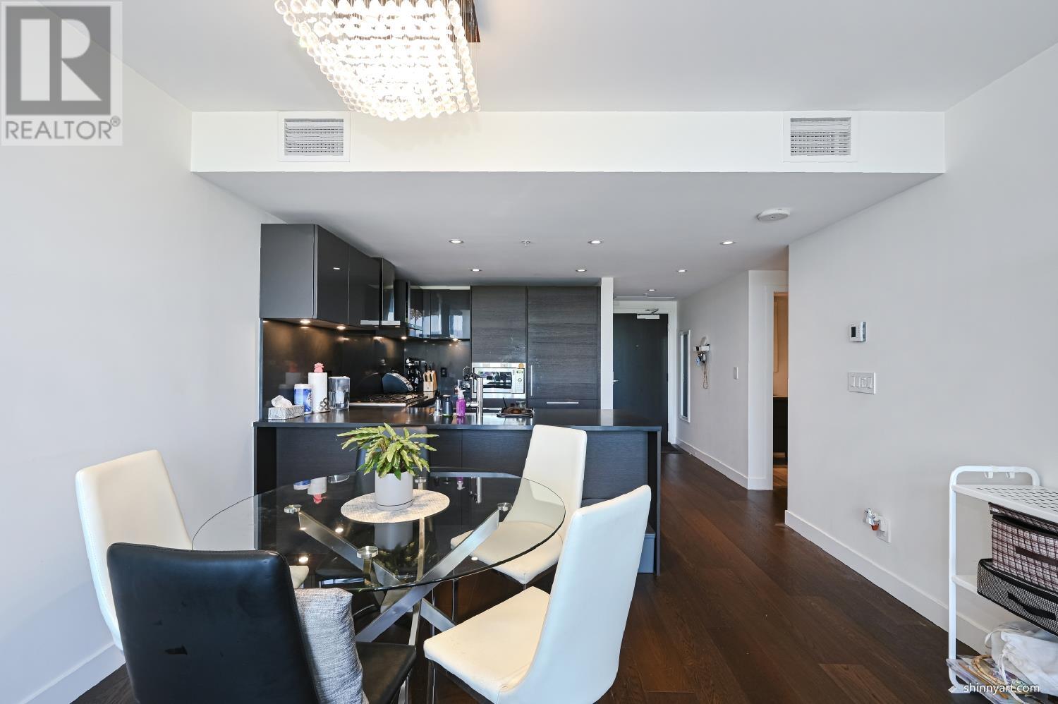 Listing Picture 11 of 34 : 1101 7228 ADERA STREET, Vancouver / 溫哥華 - 魯藝地產 Yvonne Lu Group - MLS Medallion Club Member