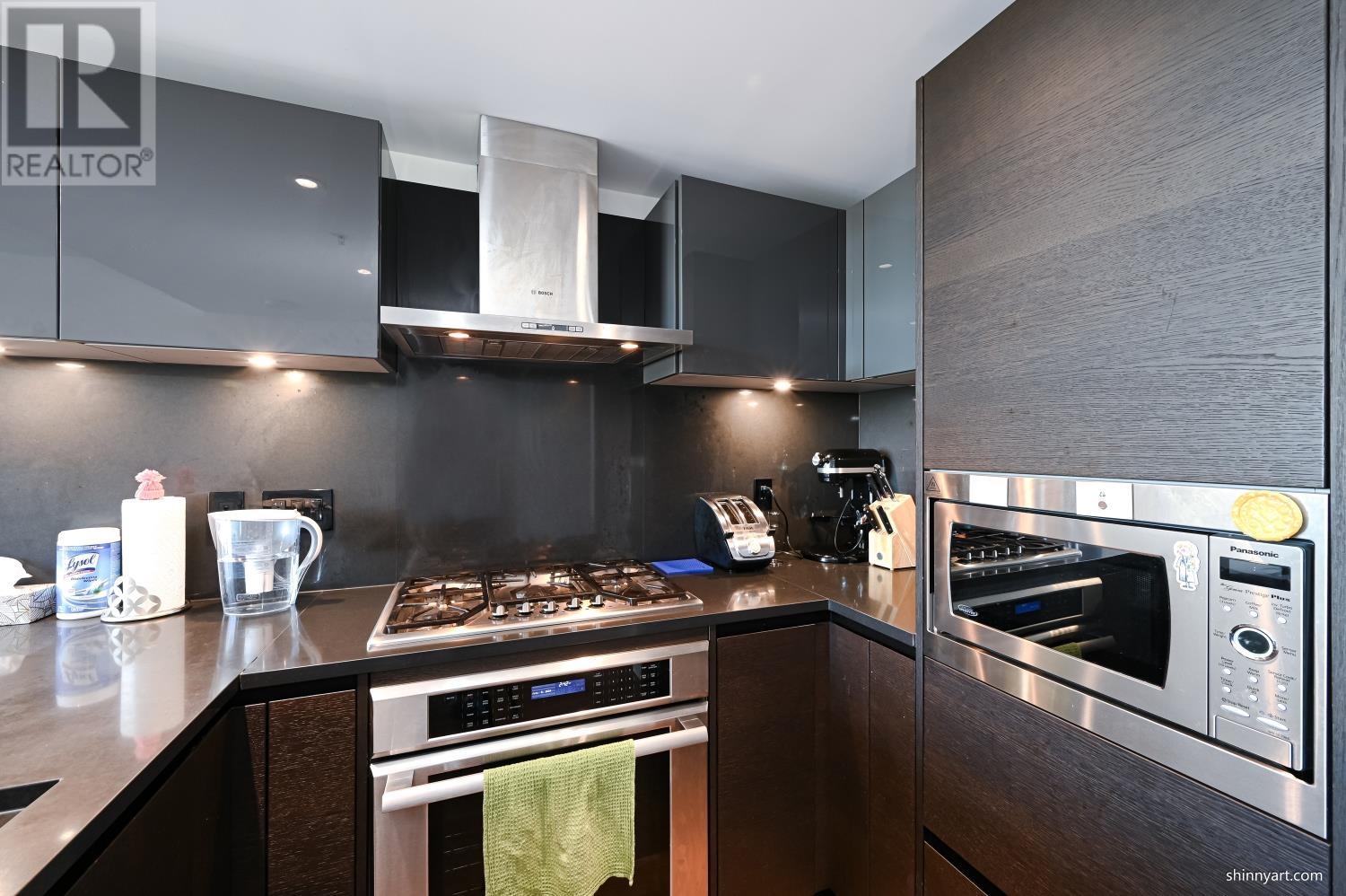 Listing Picture 9 of 34 : 1101 7228 ADERA STREET, Vancouver / 溫哥華 - 魯藝地產 Yvonne Lu Group - MLS Medallion Club Member