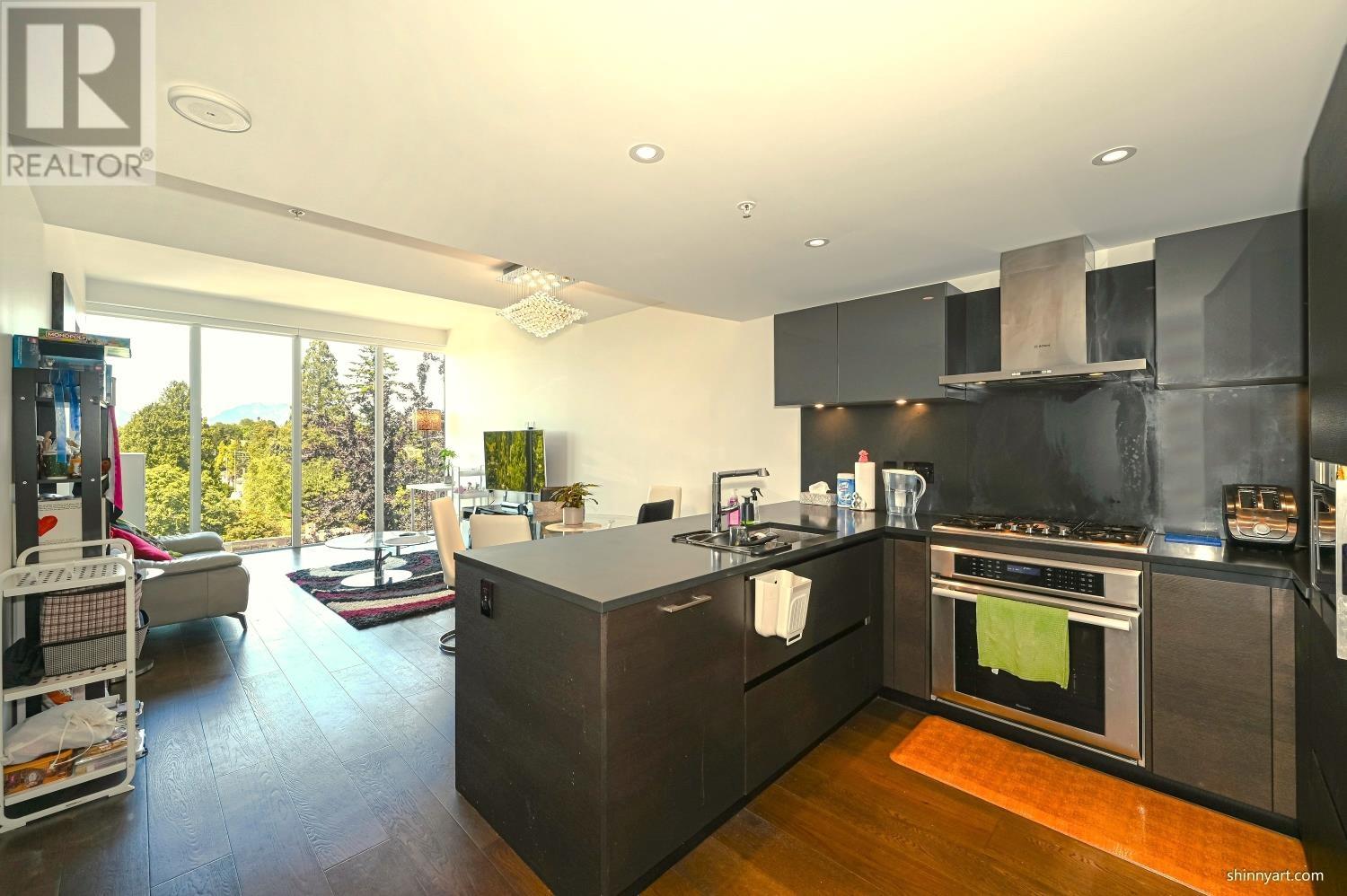 Listing Picture 7 of 34 : 1101 7228 ADERA STREET, Vancouver / 溫哥華 - 魯藝地產 Yvonne Lu Group - MLS Medallion Club Member