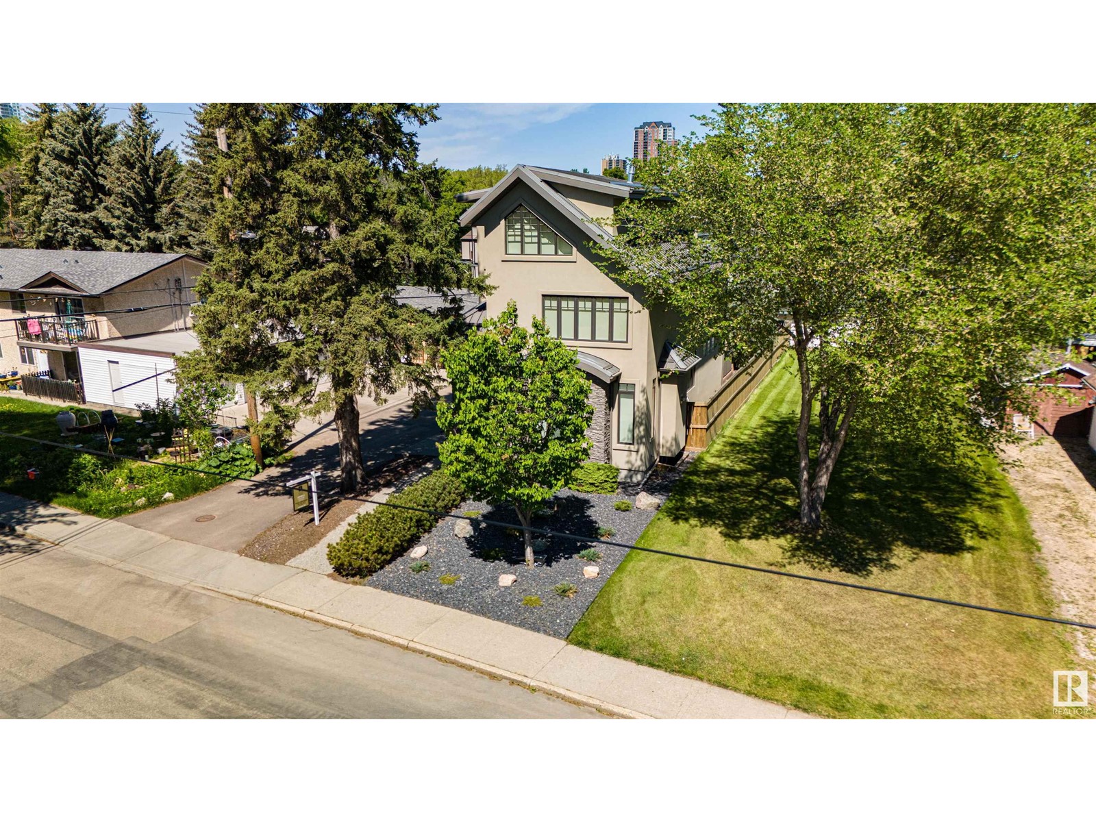 8728 101 Av Nw, Edmonton, Alberta  T5H 0A9 - Photo 5 - E4413267