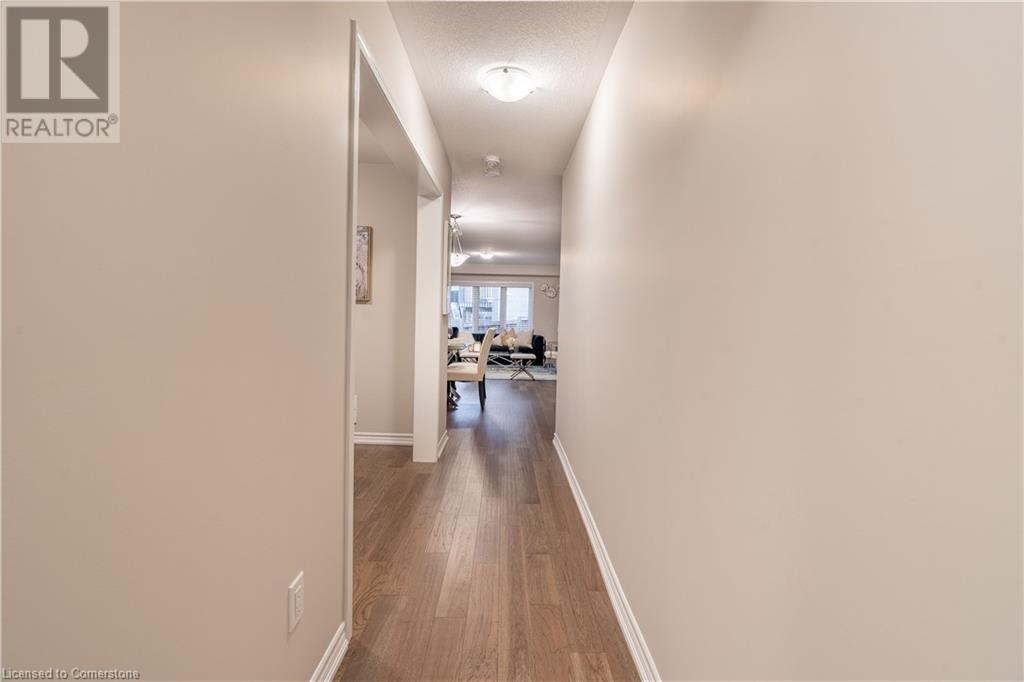 37 Blue Oak Street, Kitchener, Ontario  N2R 1R4 - Photo 4 - 40683164