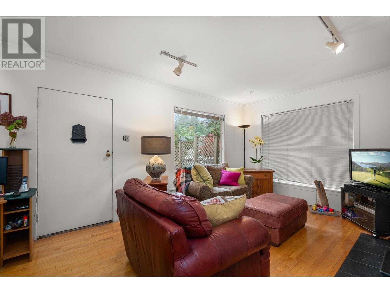 1129 W 24 Street, North Vancouver, British Columbia  V7P 2J1 - Photo 11 - R2948628