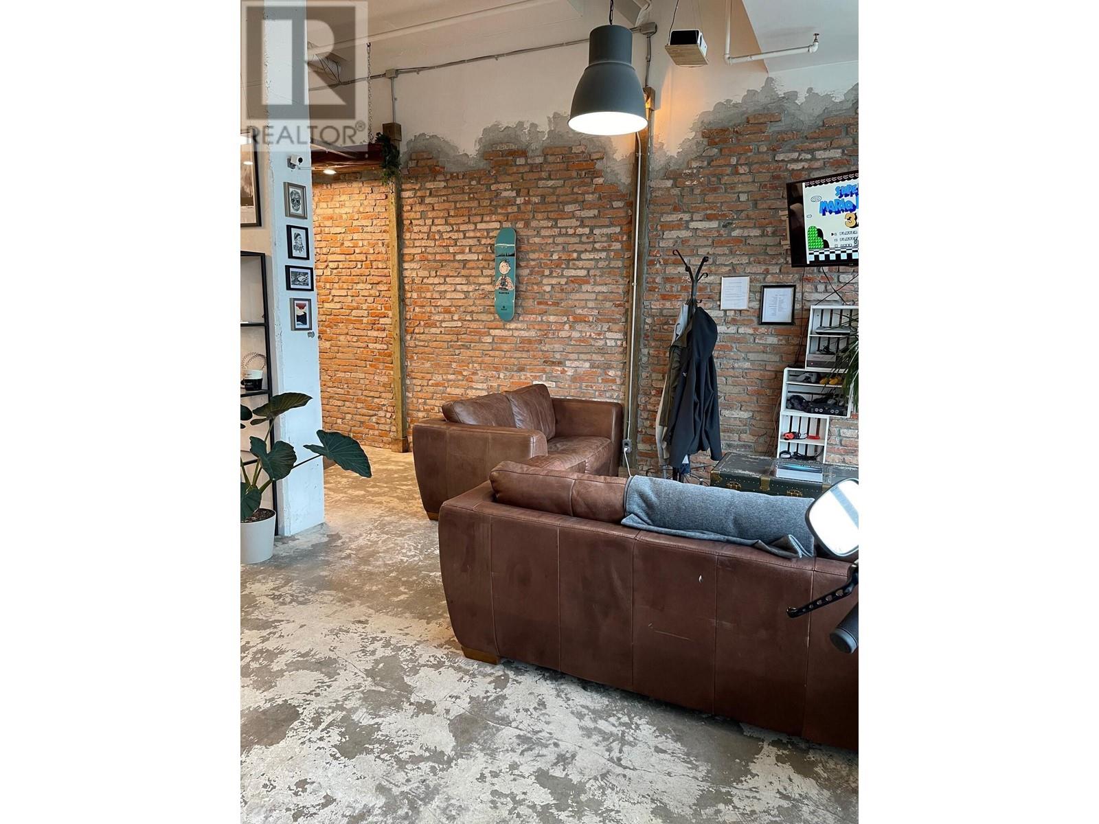 Listing Picture 17 of 18 : 1596 E HASTINGS STREET, Vancouver / 溫哥華 - 魯藝地產 Yvonne Lu Group - MLS Medallion Club Member