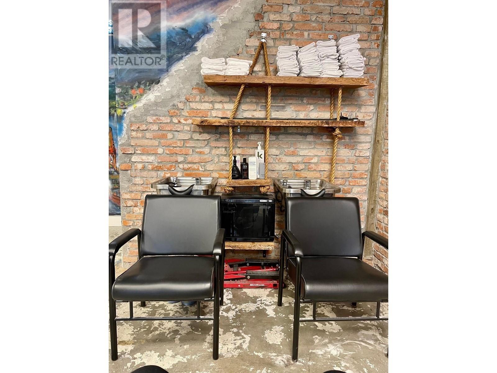 Listing Picture 9 of 18 : 1596 E HASTINGS STREET, Vancouver / 溫哥華 - 魯藝地產 Yvonne Lu Group - MLS Medallion Club Member