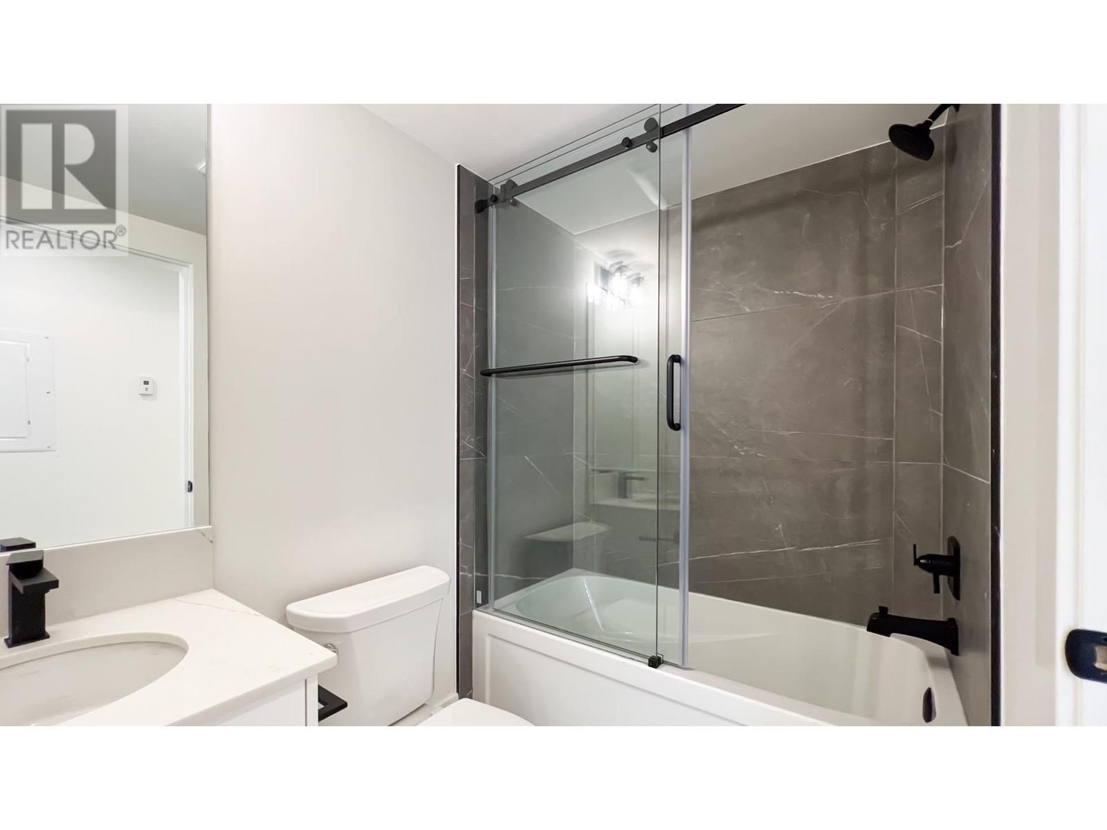 Listing Picture 21 of 24 : 1958 W 42ND AVENUE, Vancouver / 溫哥華 - 魯藝地產 Yvonne Lu Group - MLS Medallion Club Member